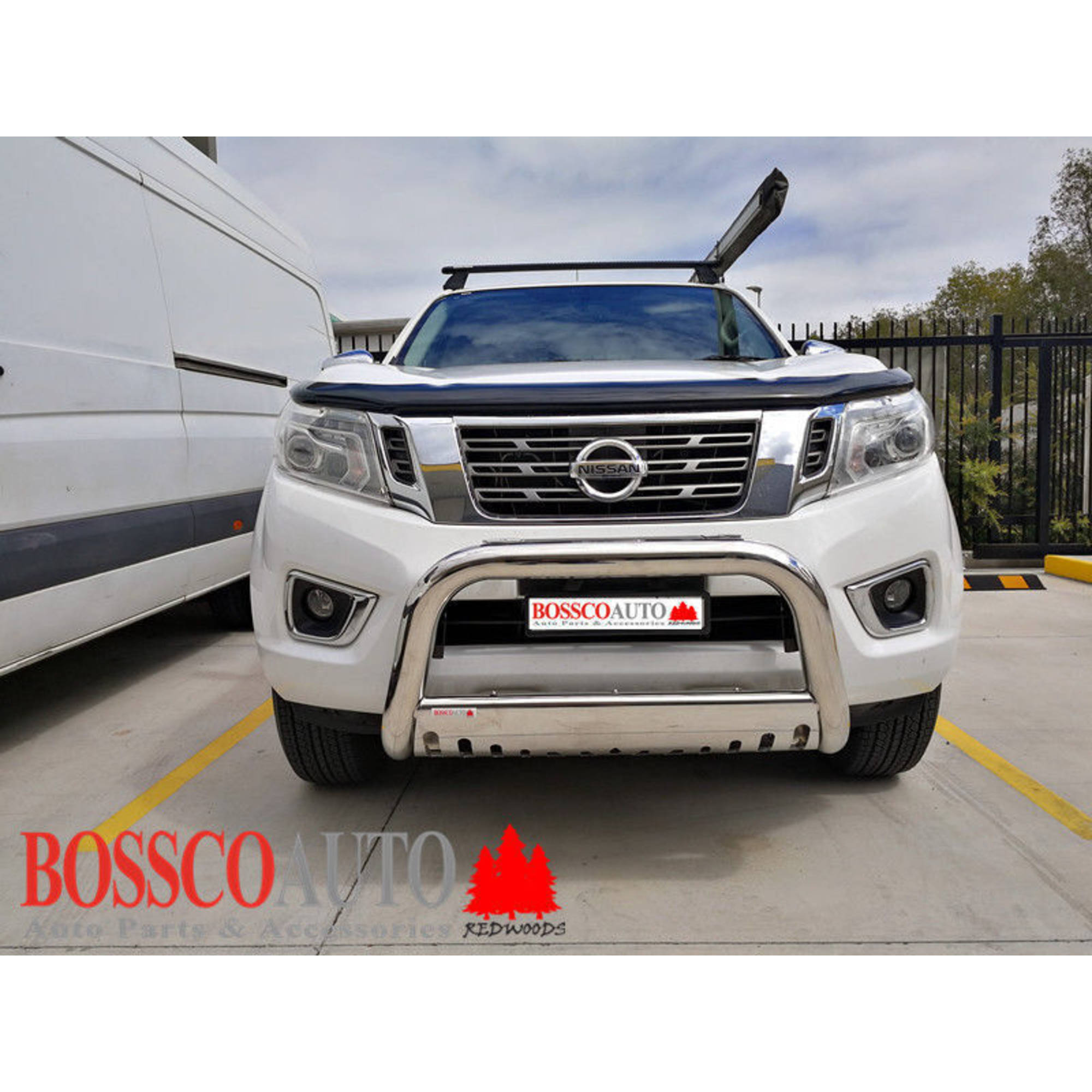 LOW Nudge Bar suitable for Nissan Navara NP300 / D23 2015-2020