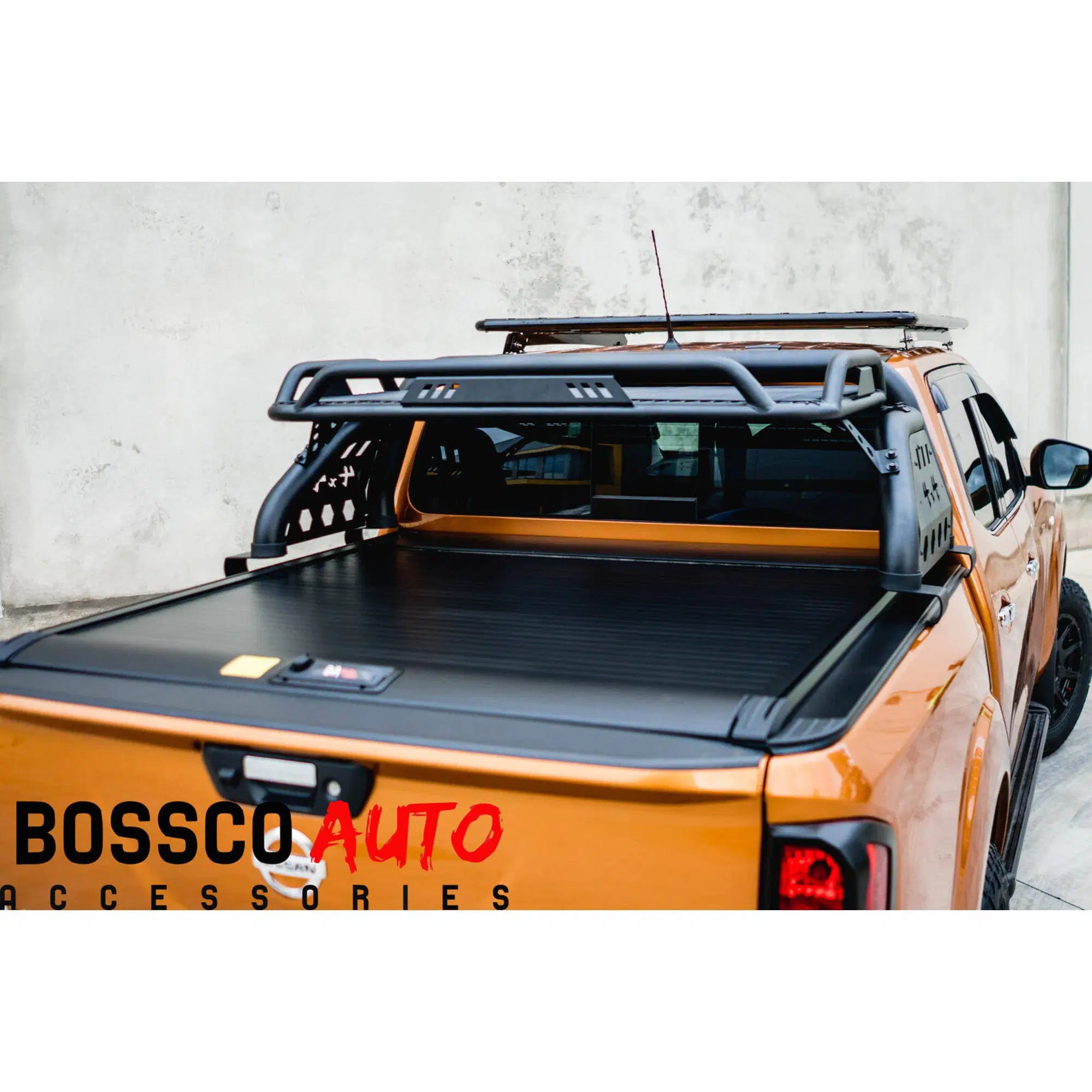 Loaded Sports Roll Bar with Wildtrak Style Manual Roller Shutter for Nissan Navara NP300 2015-2020