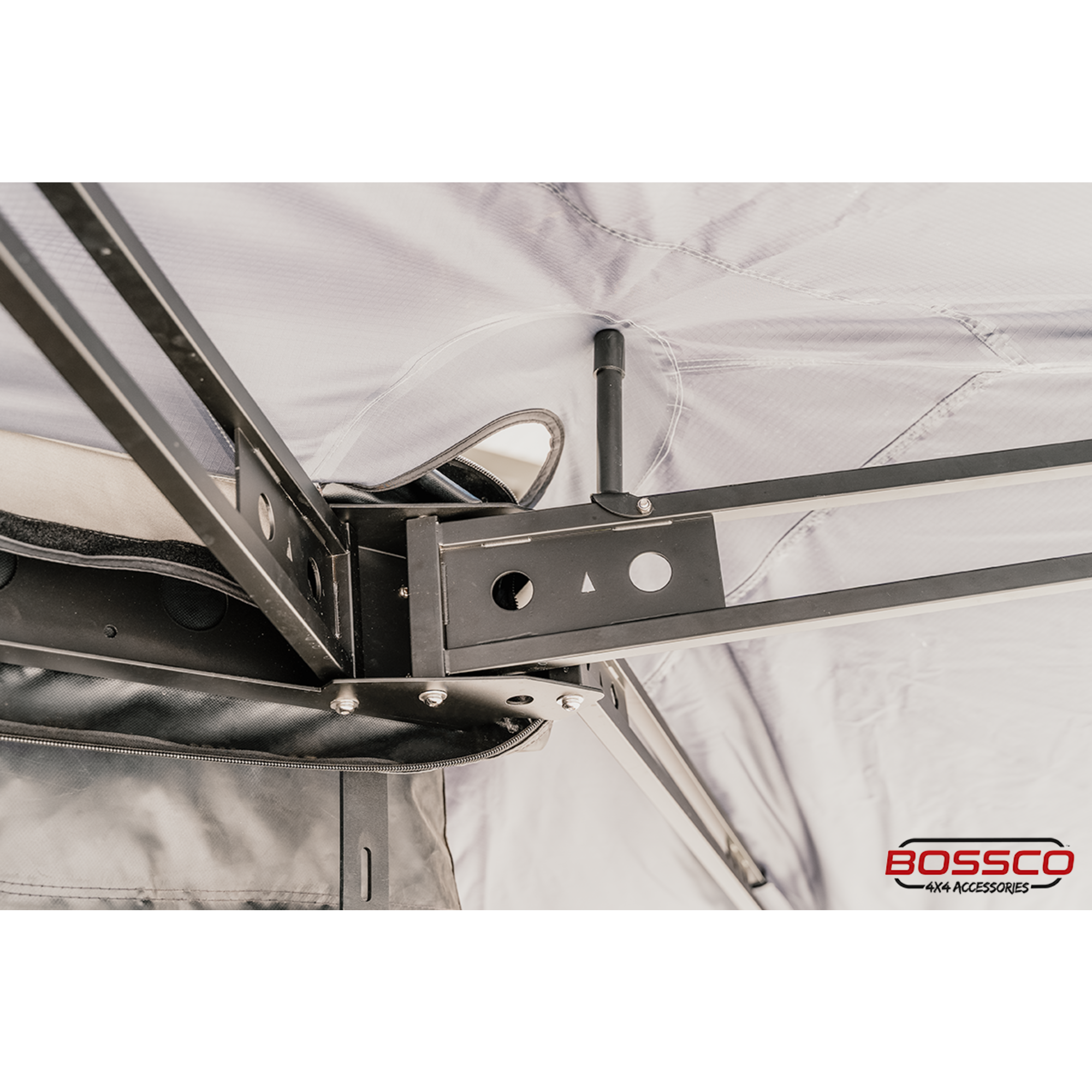 BOSSCO 4X4 FREESTANDING 270 AWNING