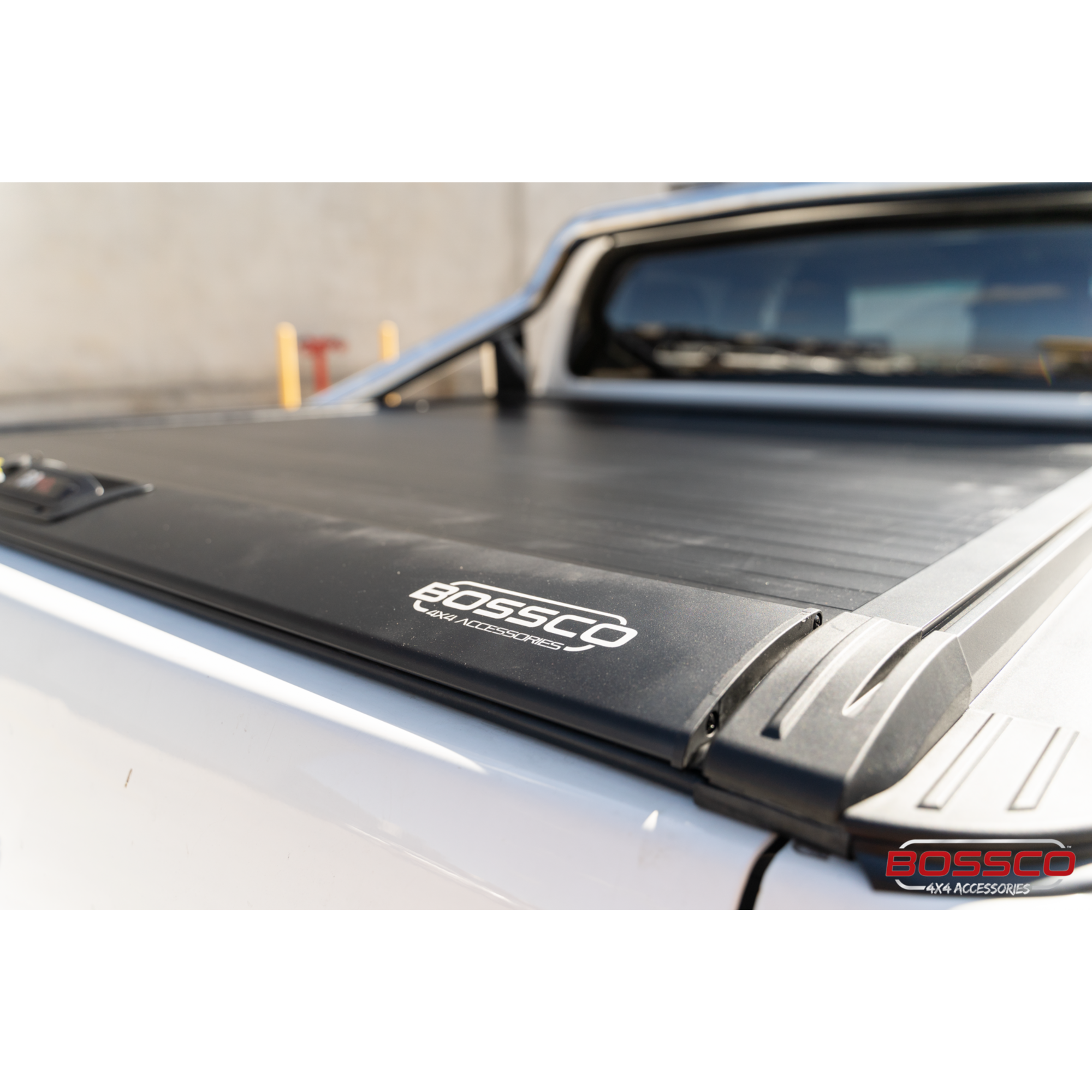 Manual Roller Shutter Tonneau Lid Suitable For Toyota Hilux 2015 - 2024