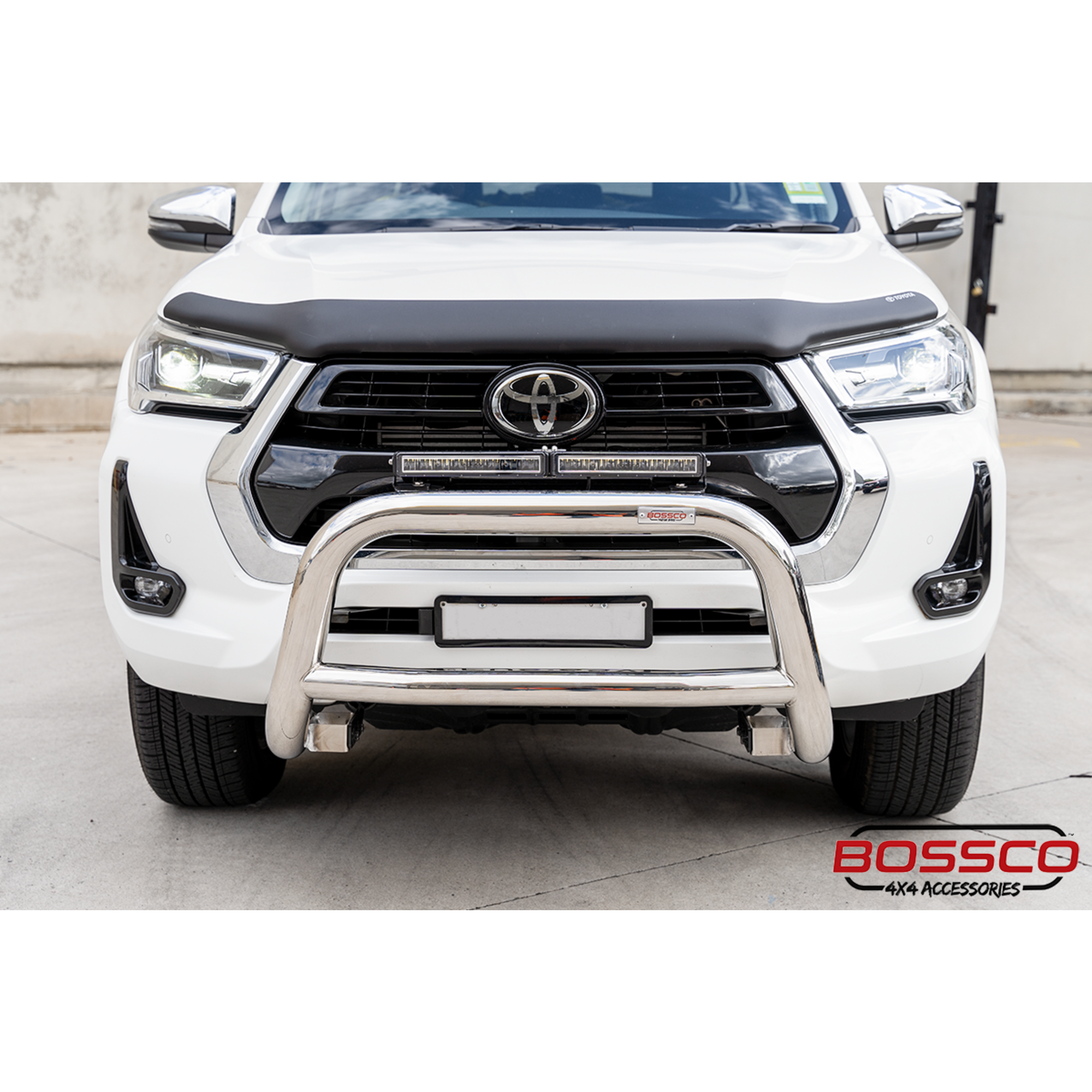Black Nudge bar suitable for Toyota Hilux 2015-2020 w/ 20" Modular Single Row LED Light Bar