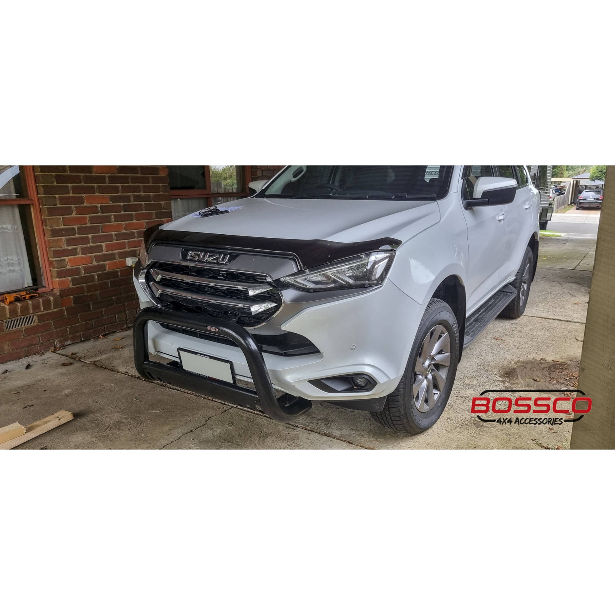 Black Low Nudge Bar with Skid Plate Suitable for Isuzu MU-X 2020 - 2023