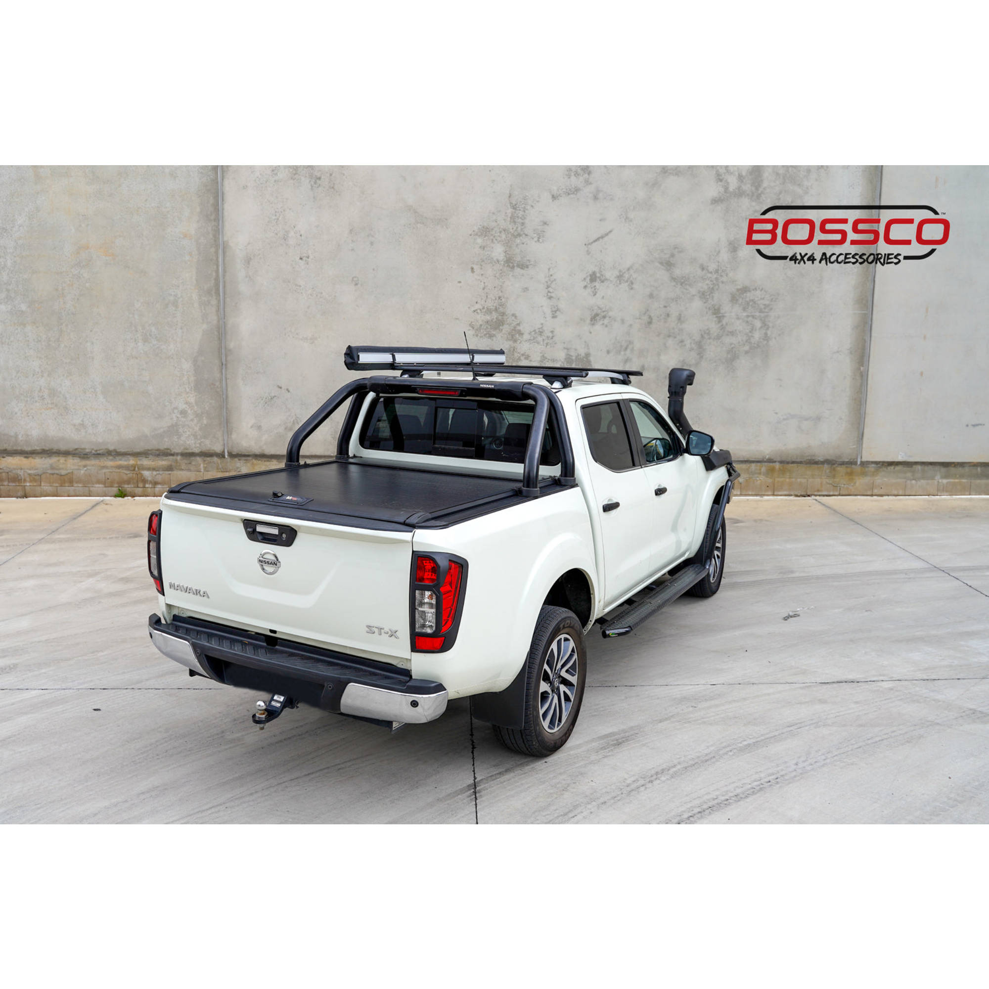 Manual Roller Shutter Suitable For Nissan Navara NP300 2015-2020 - FACTORY SECONDS