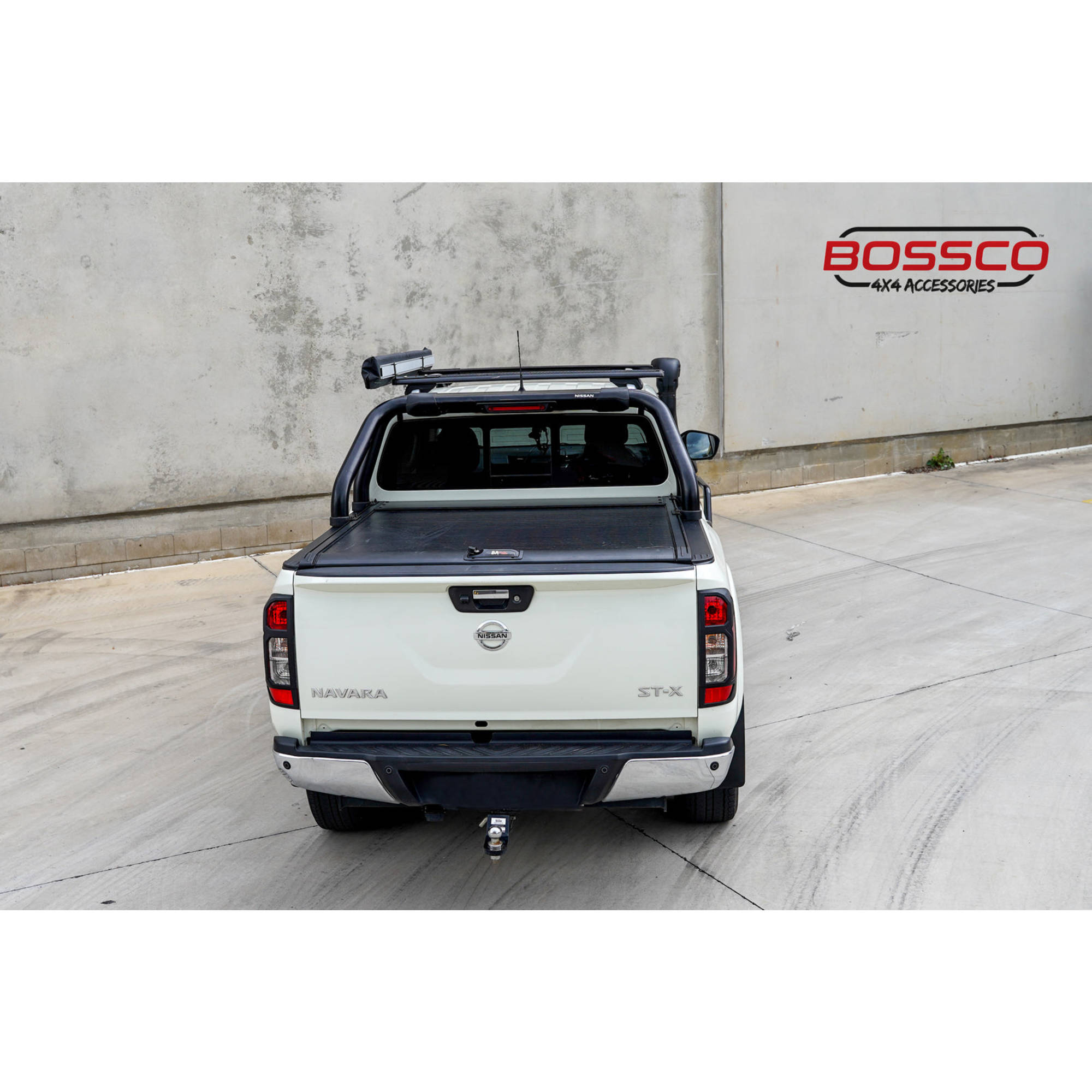 Manual Roller Shutter Suitable For Nissan Navara NP300 2015-2020 - FACTORY SECONDS