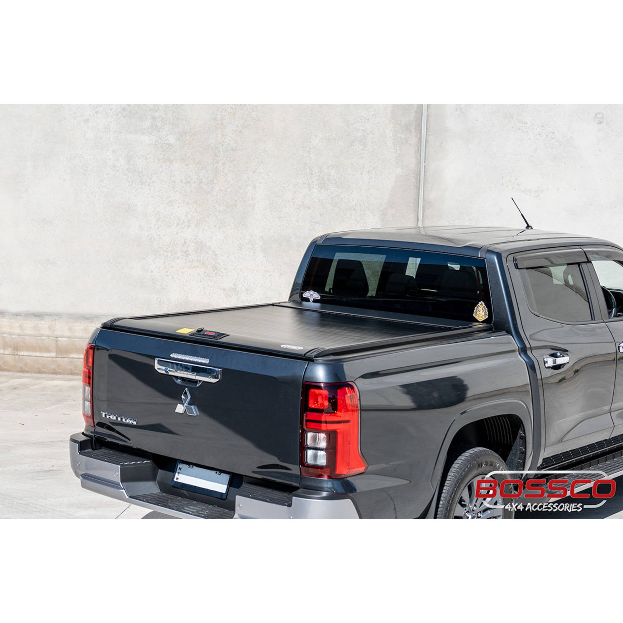 Manual Roller Shutter Tonneau Lid Suitable For Mitsubishi Triton MV 2023-2024
