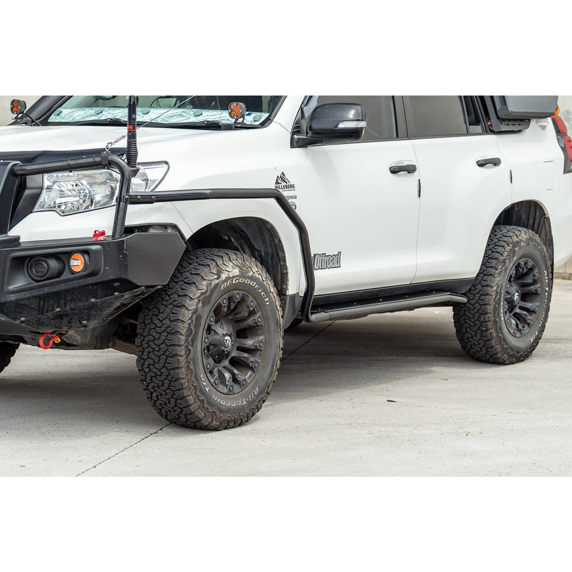 Heavy Duty Black Side Steps With Brush Bars Suitable For Toyota Landcruiser Prado 150 Series 2009-2023