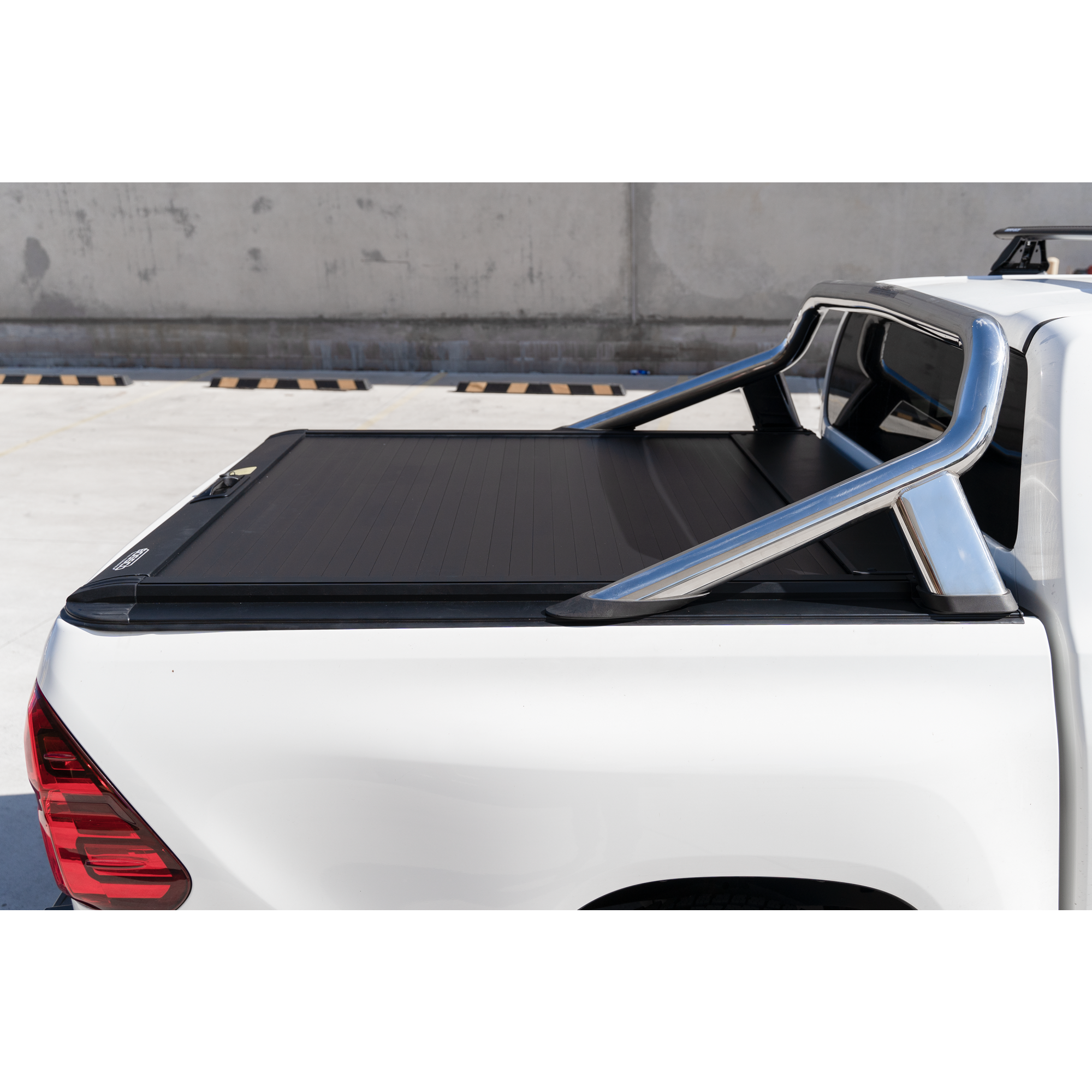 Manual Roller Shutter Tonneau Lid Suitable For Toyota Hilux 2015 – 2025