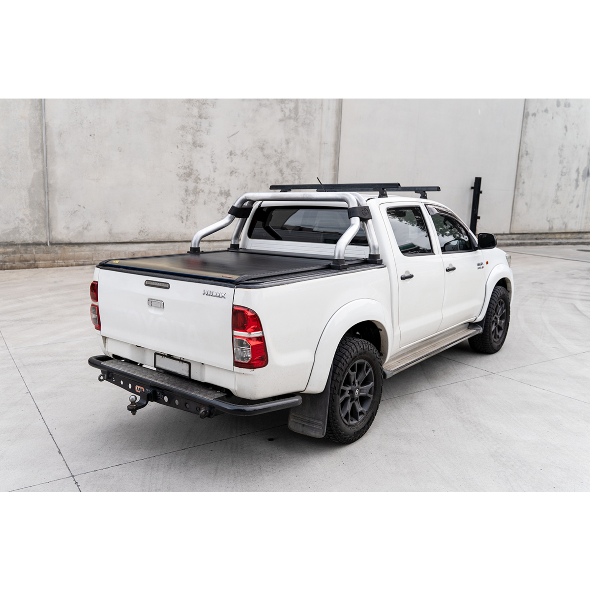 Electric Retractable Roller Shutter Tonneau Lid Suitable For Toyota Hilux 2005 - 2015