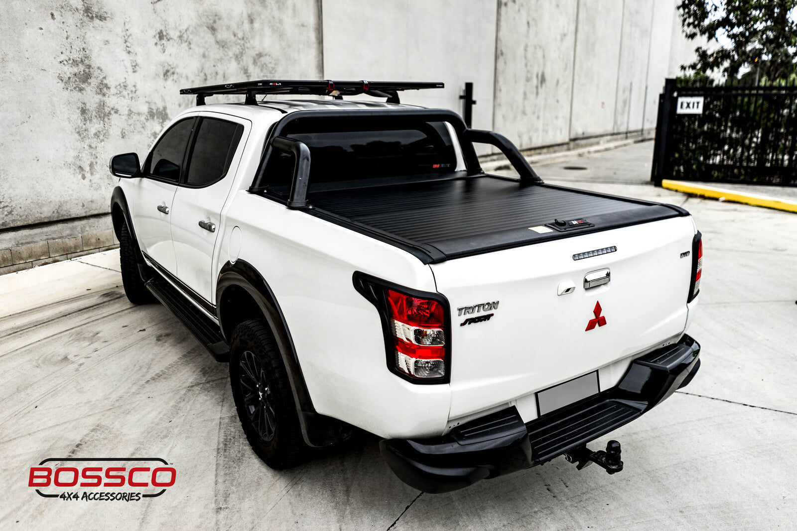 Manual Roller Shutter Tonneau Lid Suitable For Mitsubishi Triton MQ MR 2015 – 2023