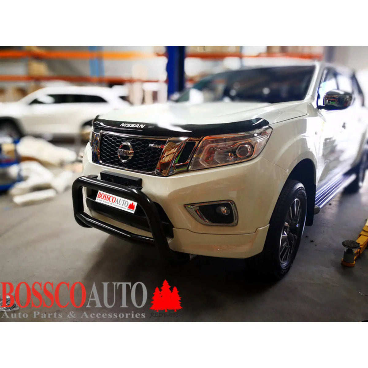 BLACK LOW Nudge Bar suitable for Nissan Navara NP300 / D23 2015-2020 - FACTORY SECONDS