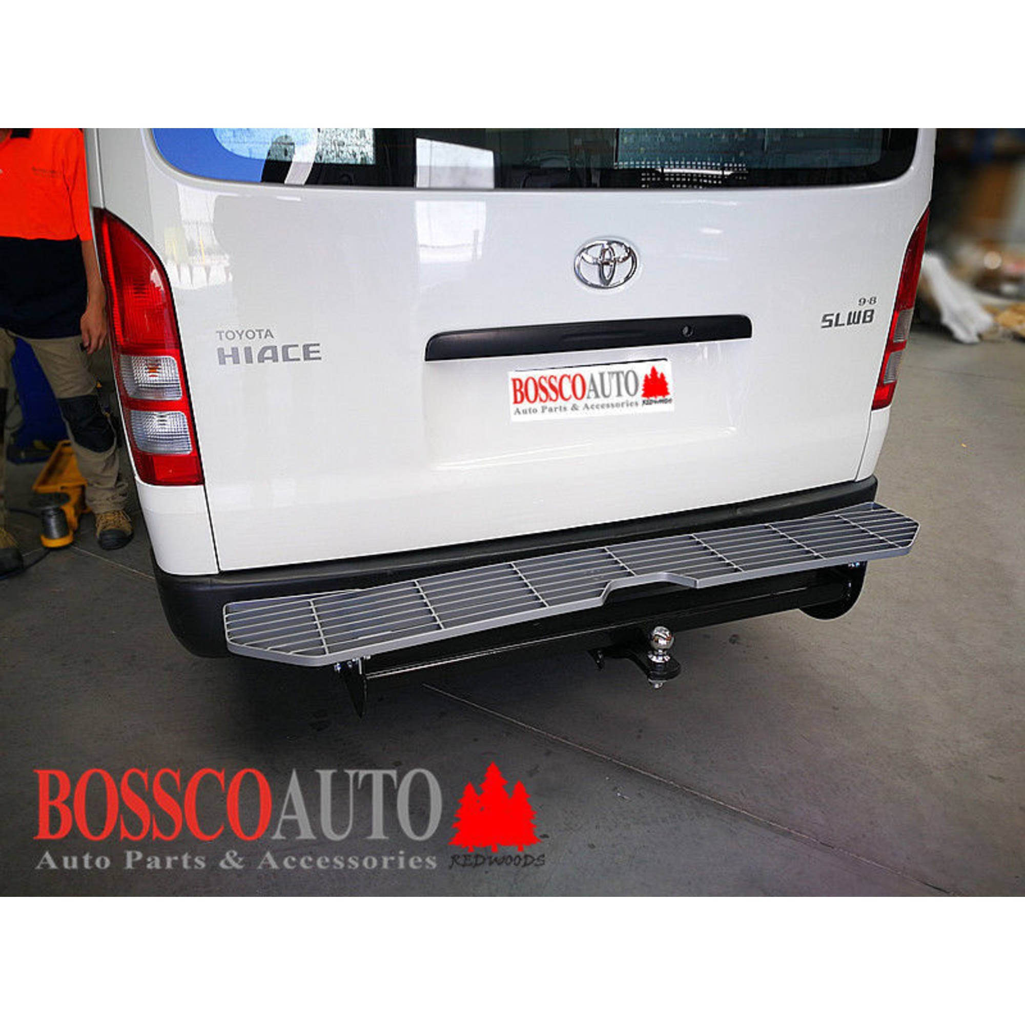 Towbar with Rear Access Step for Toyota Hiace Commuter SLWB 2005–2019