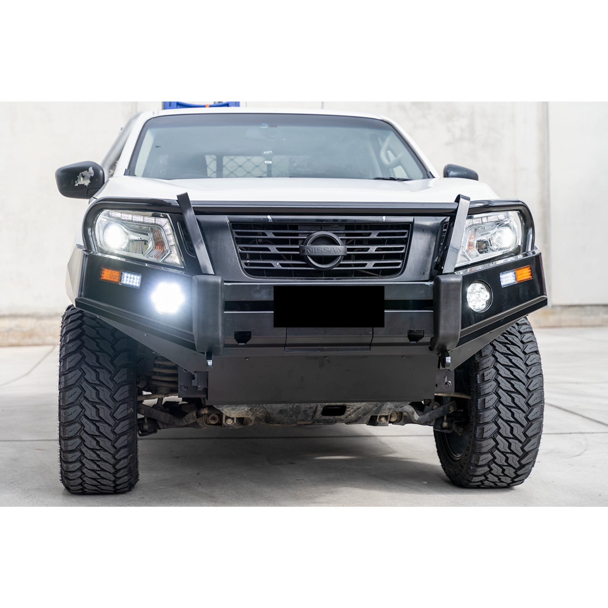 Front Bumper Bar Bullbar suitable for Nissan Navara NP300/D23 2015-2020