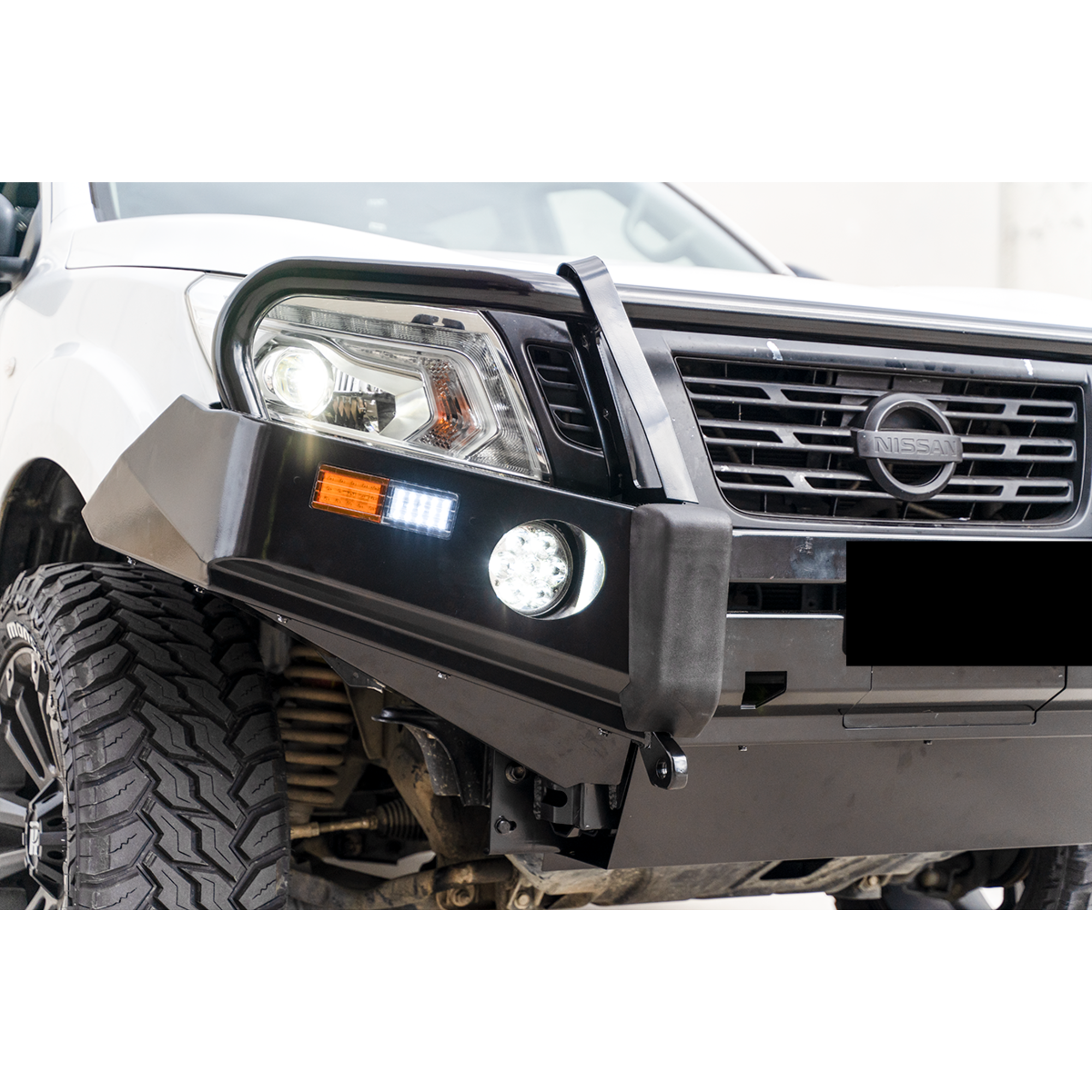 Front Bumper Bar Bullbar suitable for Nissan Navara NP300/D23 2015-2020