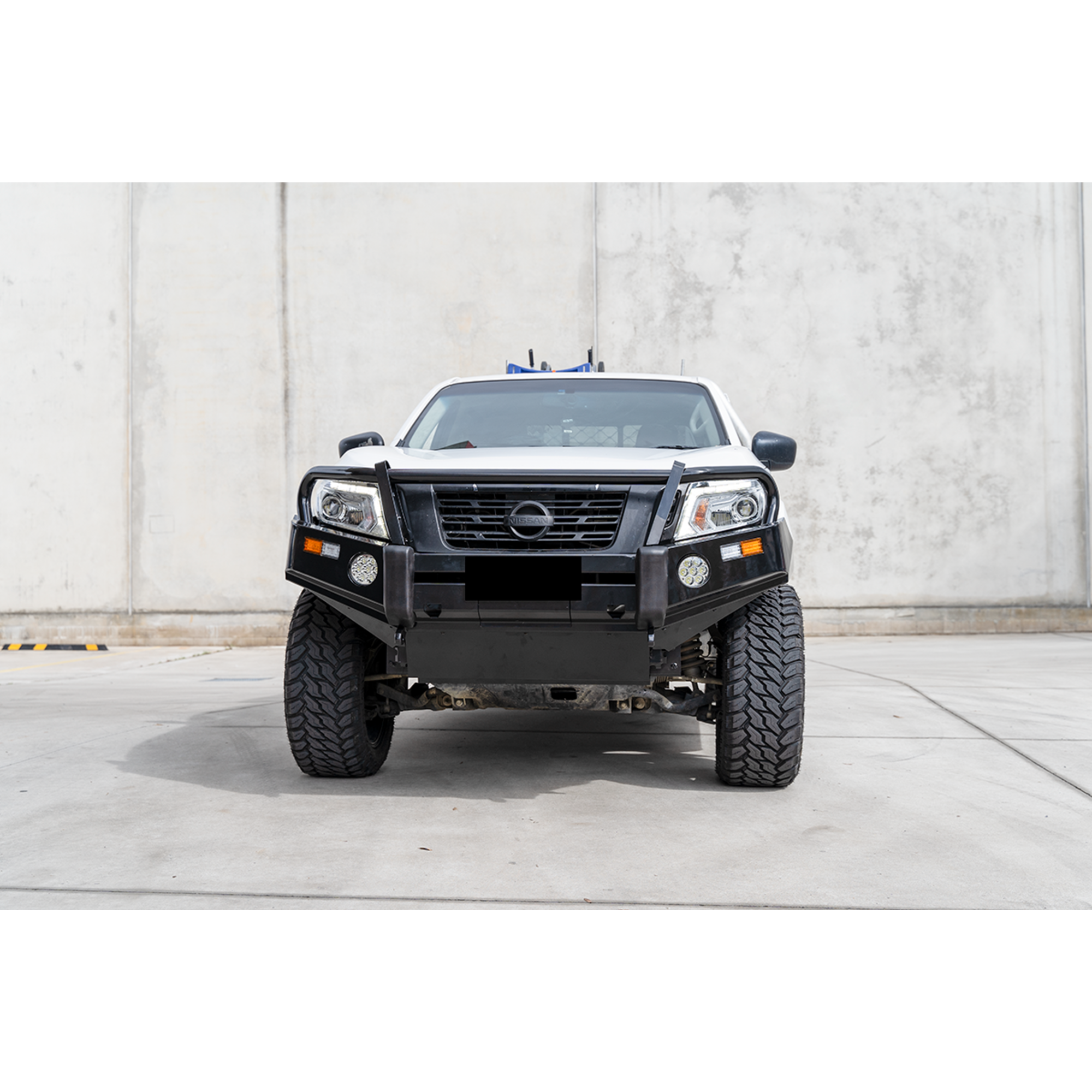 Front Bumper Bar Bullbar suitable for Nissan Navara NP300/D23 2015-2020