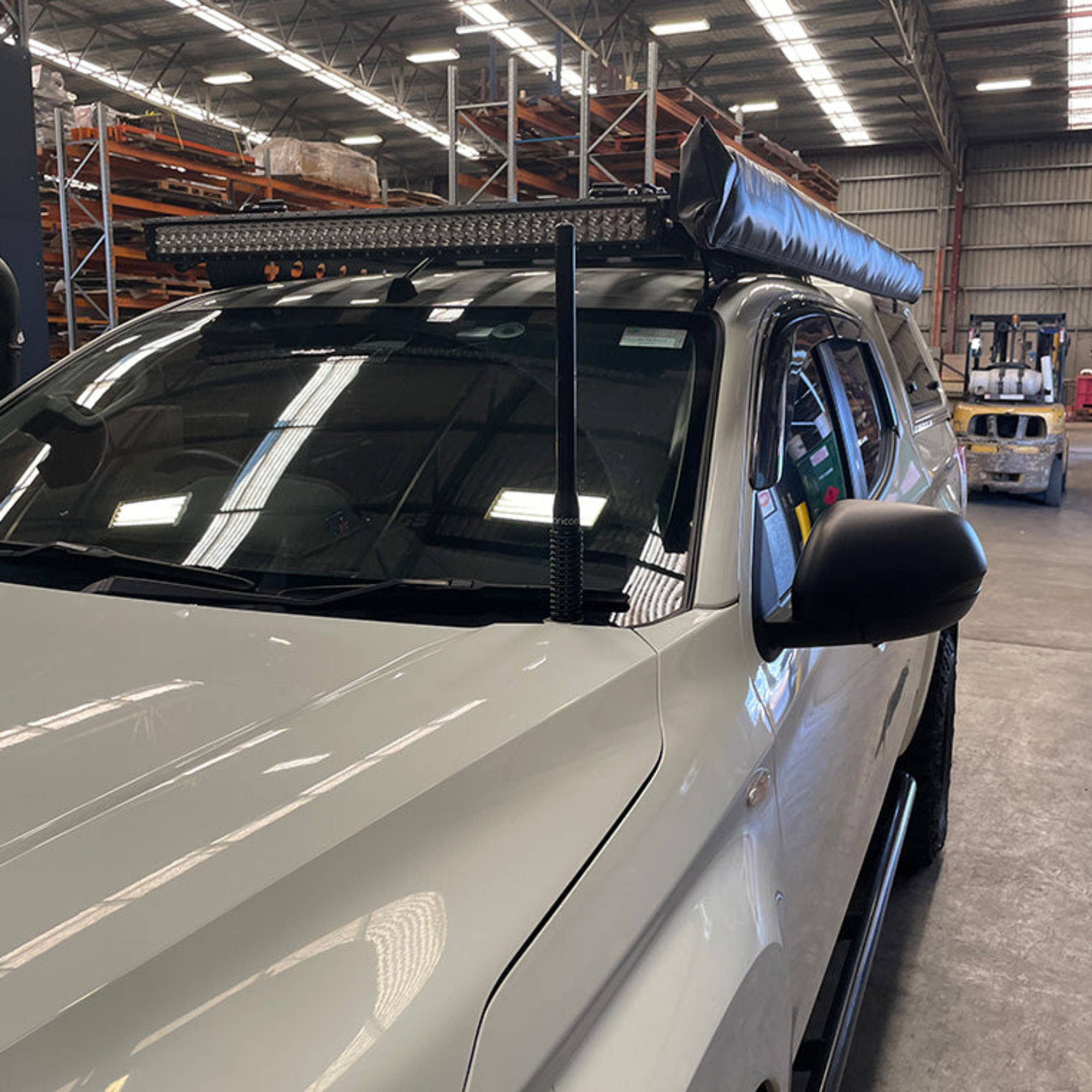 2019-2023 MR Triton Bonnet Hinge UHF Antenna Bracket