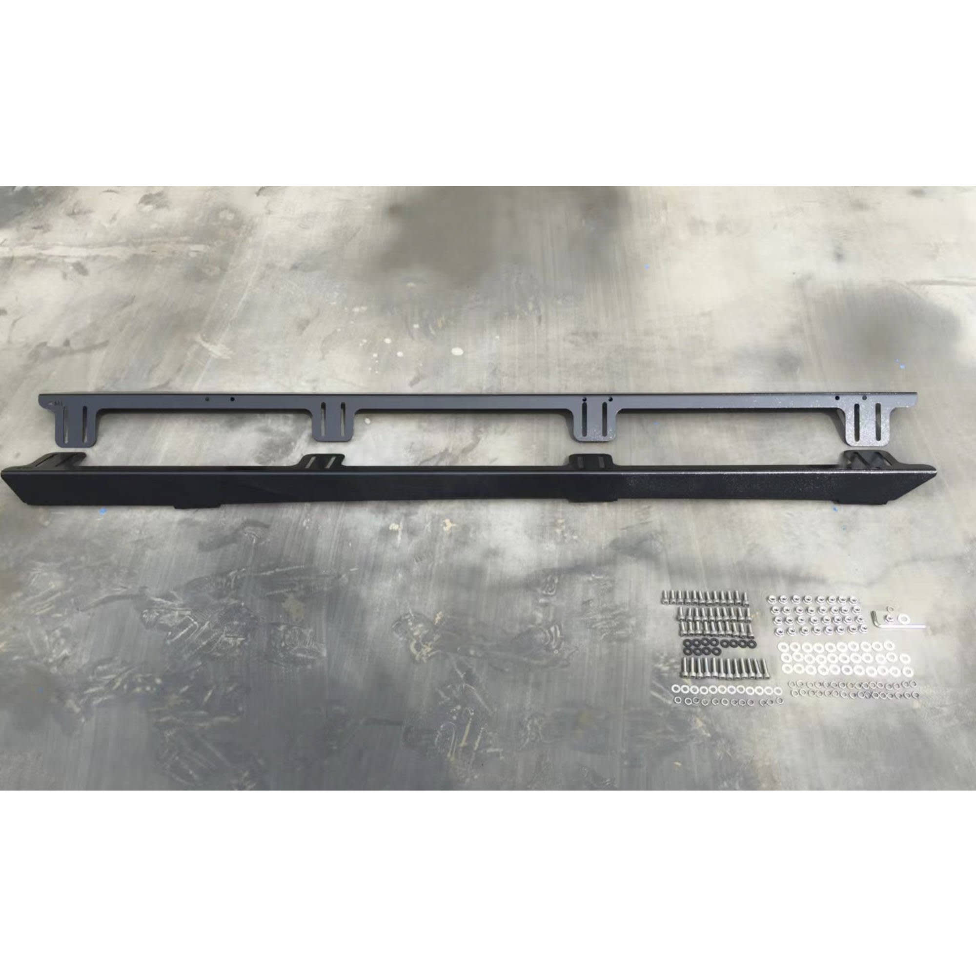 Black Steel Backbone Bracket Suitable For Toyota Landcruiser 200s - [ARR platforms]