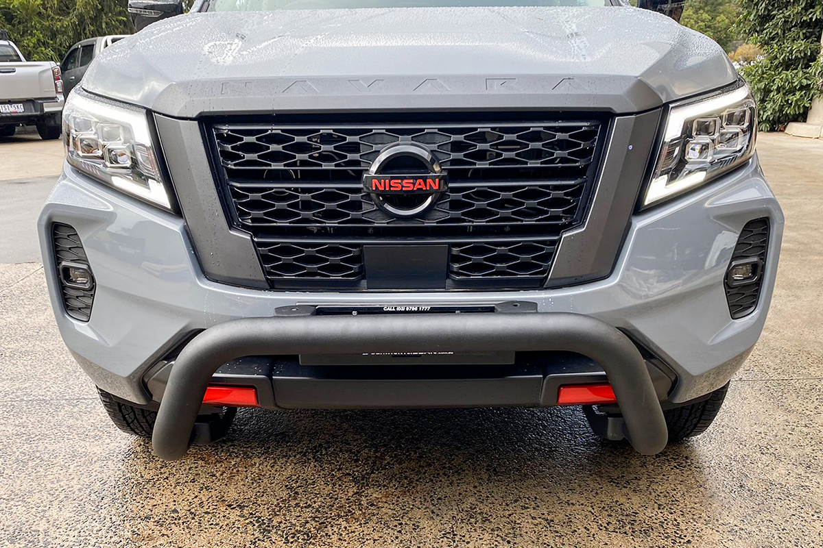Sensor Compatible Black Nudge Bar Suitable For Nissan Navara 2021-2025