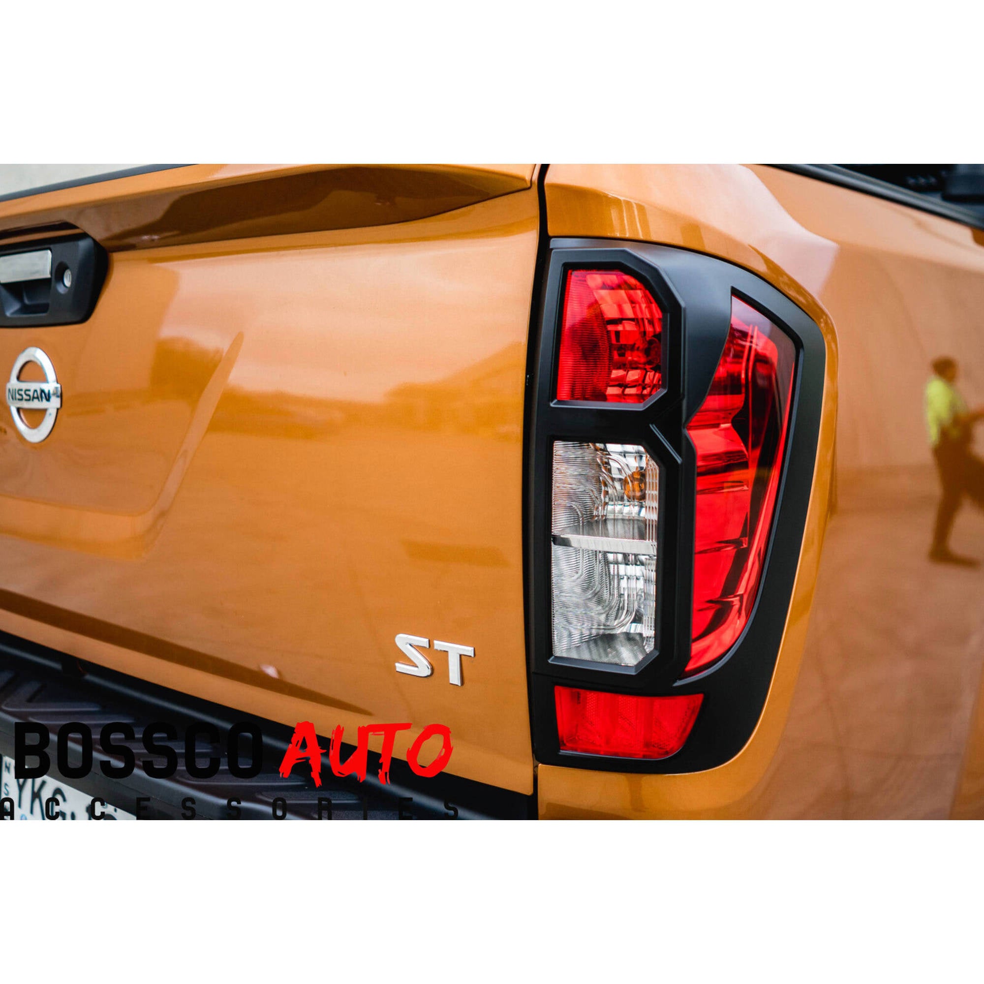 Rear Black Taillight Tail Light Trim Covers Suitable For Nissan Navara NP300 2015-2022