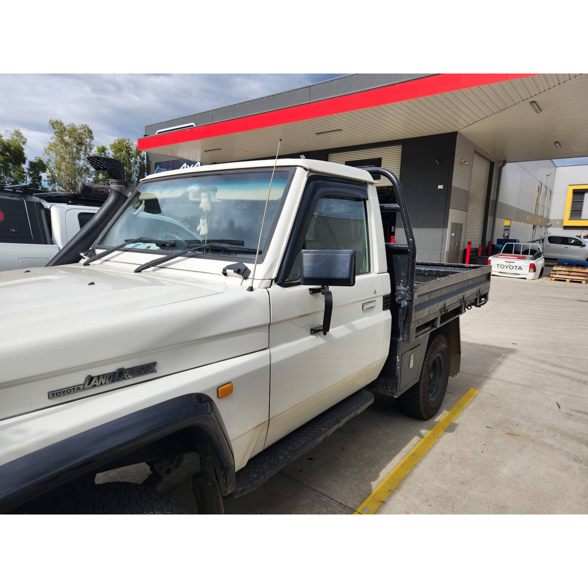 Weathershields for Toyota LandCruiser 75 Series Cab Chassis | Window Visors