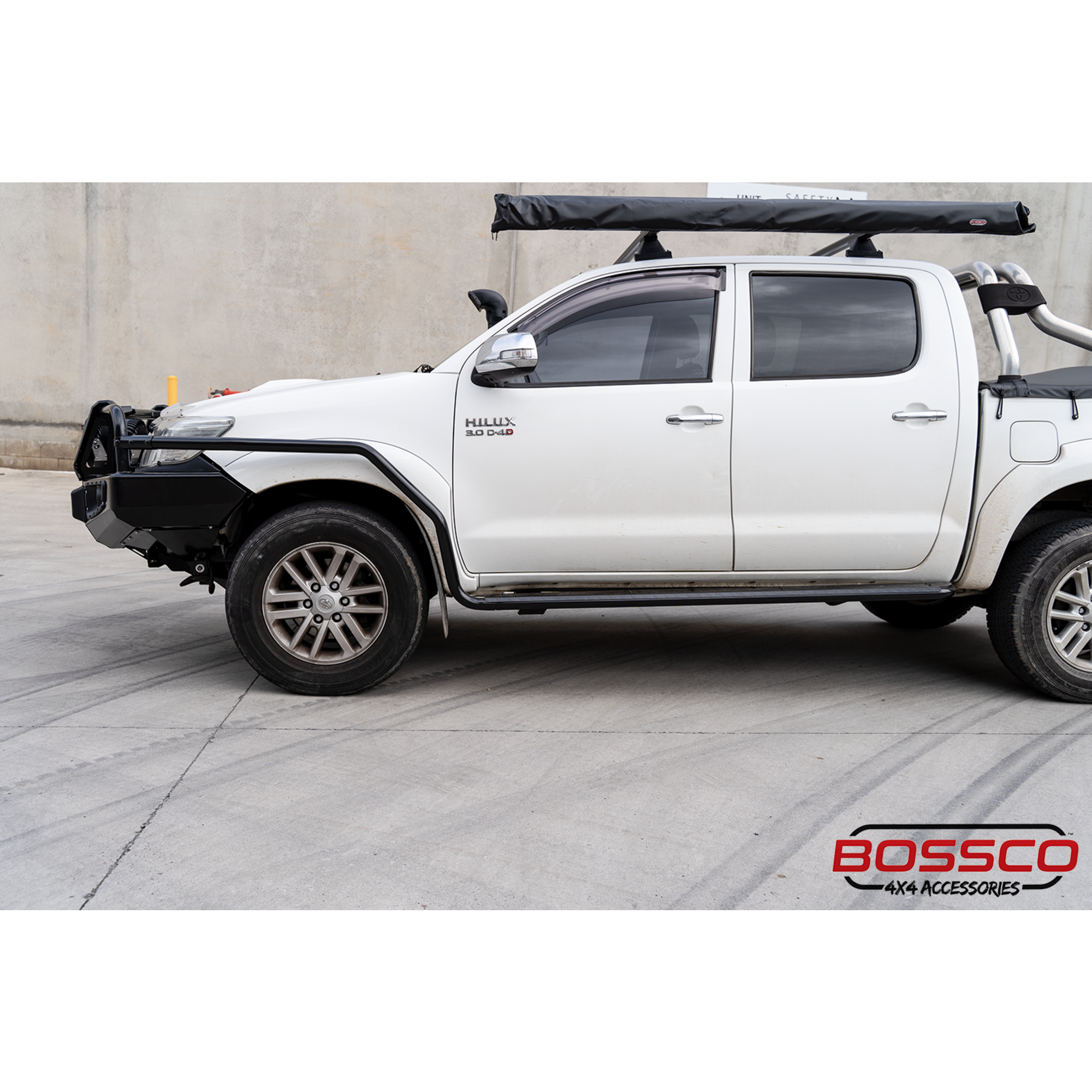 Heavy Duty Black Side Steps With Brush Bars Suitable For Toyota Hilux 2005-2015